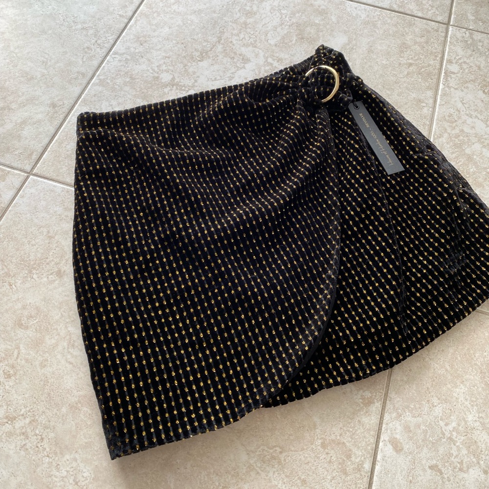 NWT House of Harlow 1960 x REVOLVE black gold mini skirt - Picture 3 of 9